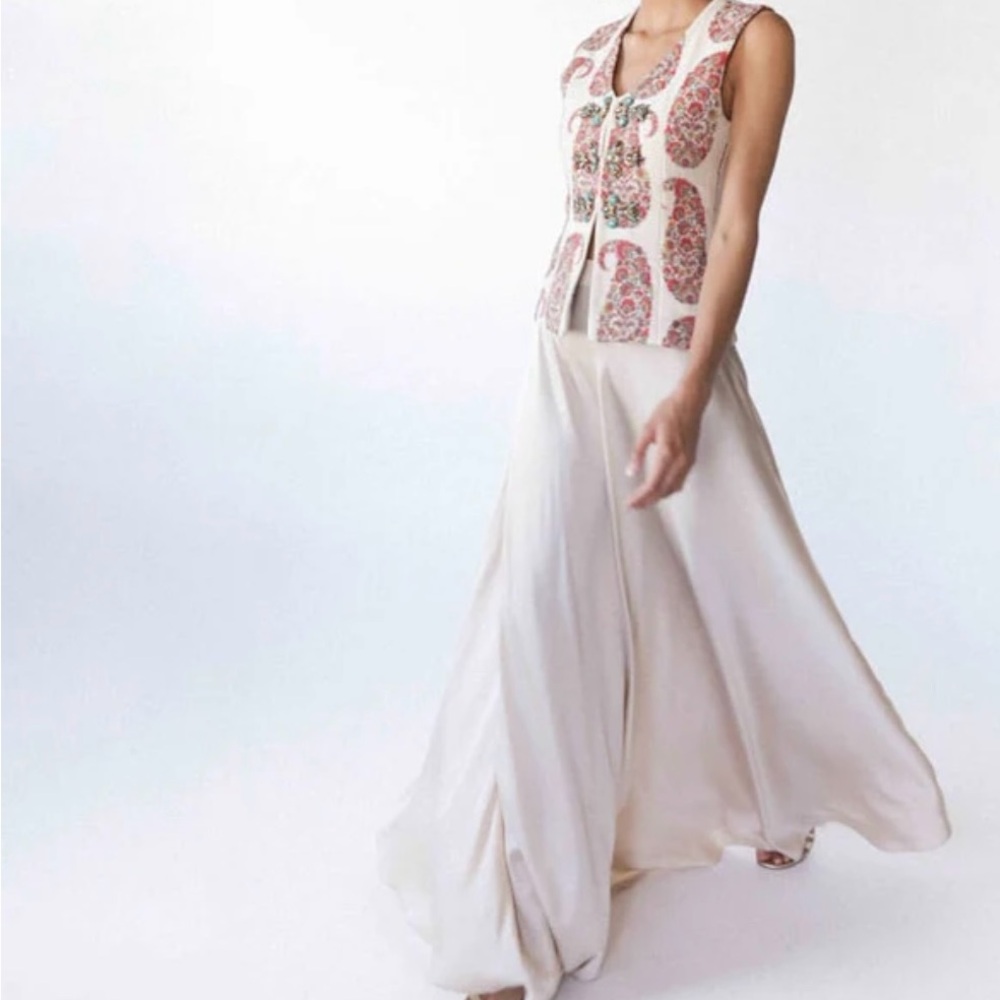 Rosewater House Rosa Skirt Cream NWT